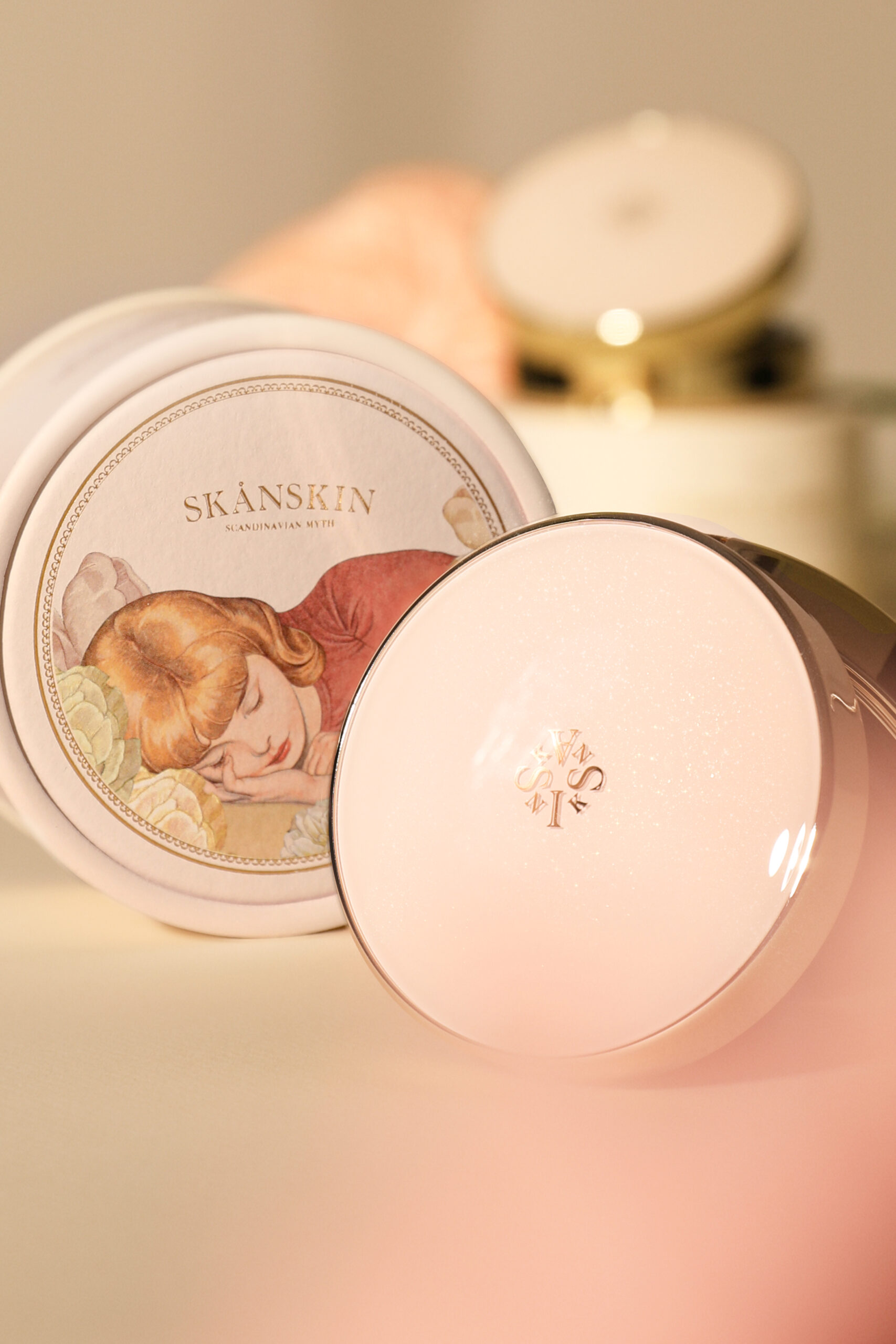 Phấn Nước Mịn Lỳ Skanskin Cushion af Serena/ SOL Cushion af Serena SPF50+ PA++++ (15G/25G)