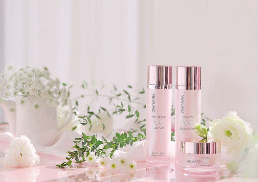 NƯỚC HOA HỒNG CÂN BẰNG DA CORRECTIVE EX WHITENINGCARE SKIN 150ML